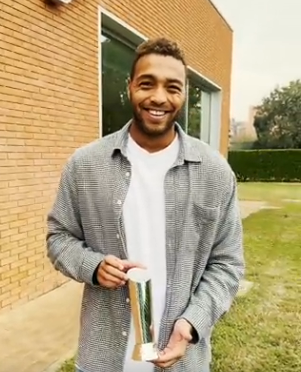 Cyriel Dessers receives UECL Team of the Season award